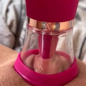 Preview thumbnail for ....masturbation with a suction toy image