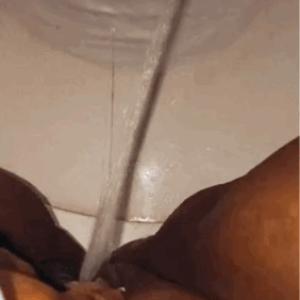 Preview thumbnail for The way my pussy drips when I pee. 💦😈 image