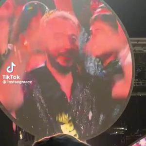 Preview thumbnail for Astronomer CEO and CPO caught having an affair on jumbotron