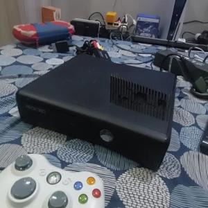 Preview thumbnail for Xbox 360S had a weird problem which basically turns on and doesn't show anything, but later shows a weird Emulator screen.