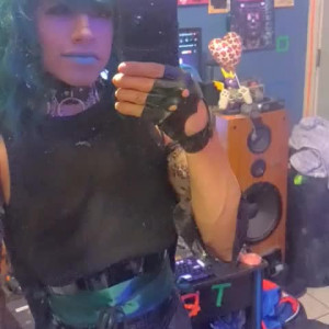 Preview thumbnail for [23] Houston, felt magical at Ren Fest during day, But wishing i was someone fantasy at night😚💚💫 image