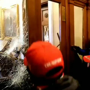 Preview thumbnail for Woman has been shot by DC police while trying to breach a door inside the capitol building image